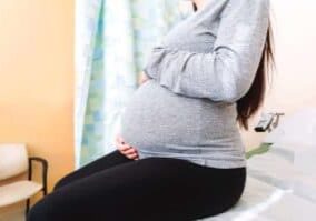 pregnant-woman-at-the-hospital-for-a-prenatal-checkup